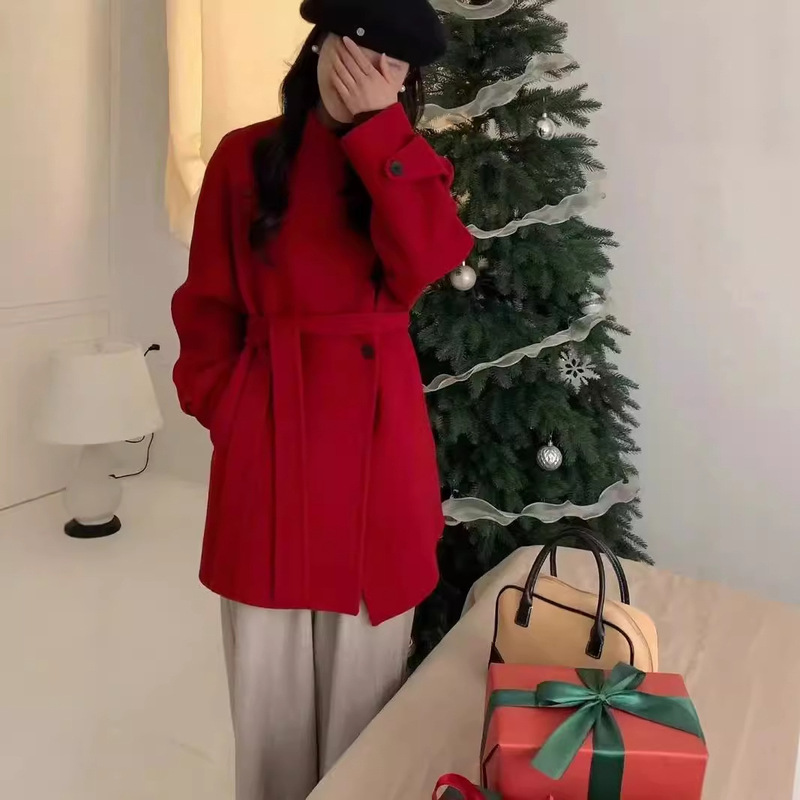 High-End Elegant Petite Women's Wool Coat with Lace-Up Design, Slimming and Versatile, a Hot Item for Autumn and Winter 2025