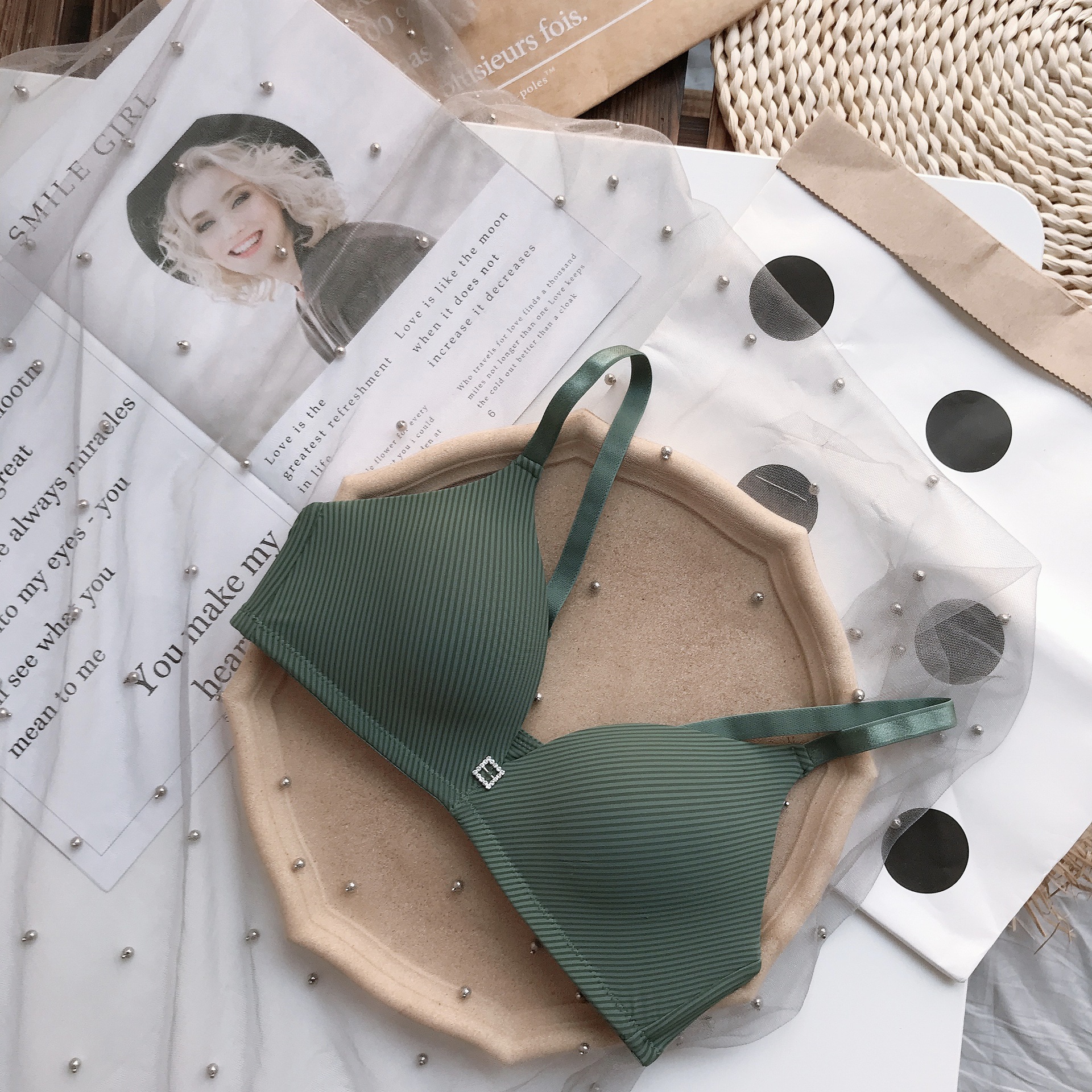 Ropa interior mujer estilo delgado sujetador de texto femenino sin anillo de acero recogido, antiflacidez, rayas cómodas sin costuras