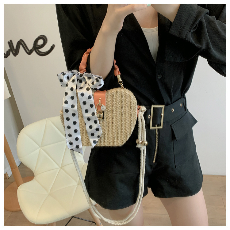 Spring&Summer Season Women's Gender Women's Medium Straw Solid Color Vacation Beach Ribbon Weave Lock Clasp Straw Bag