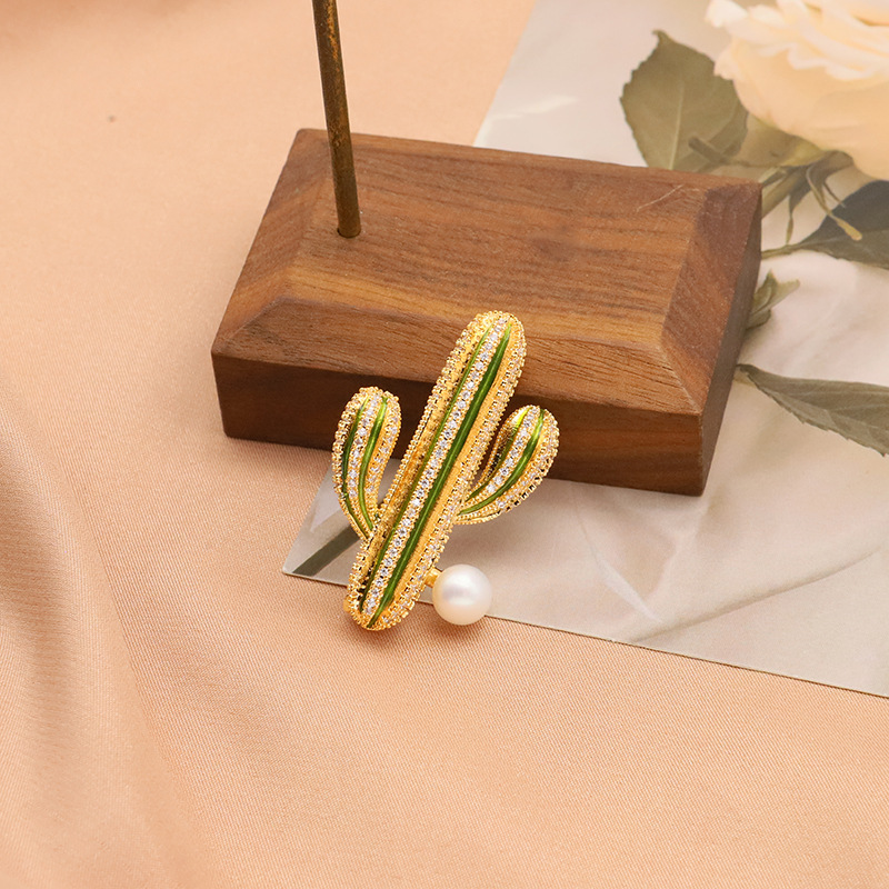 Natural de agua dulce perla broche personalidad femenina accesorios ropa temperamento cactus ramillete joyería 18K oro real galvanoplastia