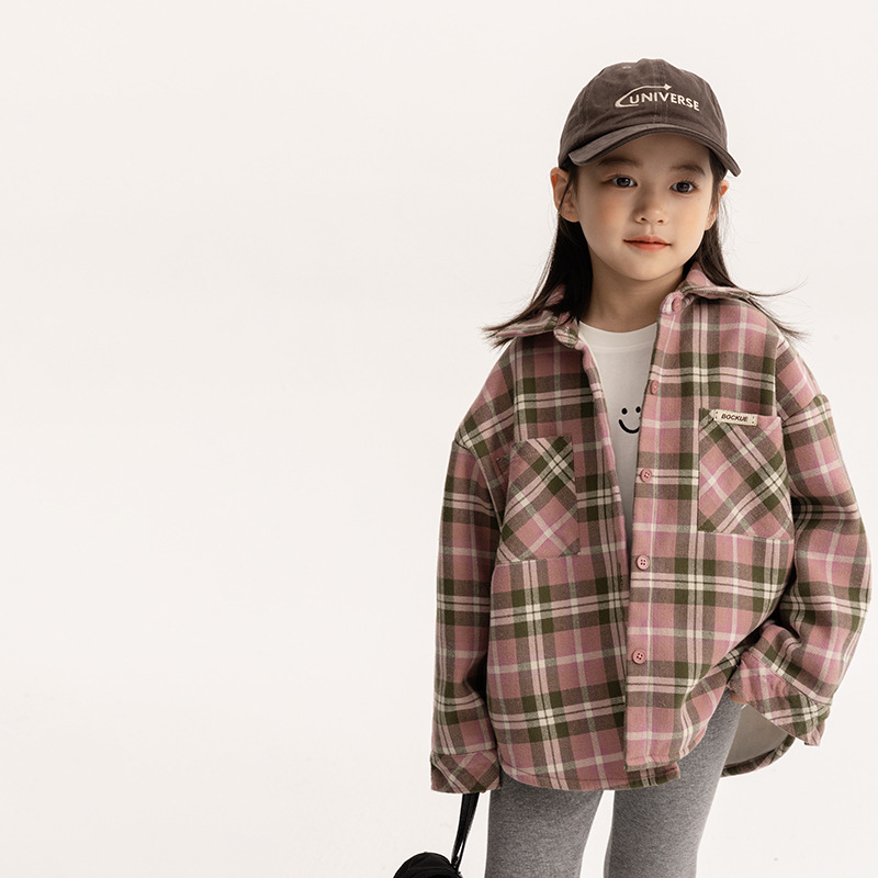 Ropa para niños medianos y grandes camisa forrada de lana Otoño e Invierno estilo coreano para niños Plaid engrosada Top frito calle dulce camisa fresca abrigo moda