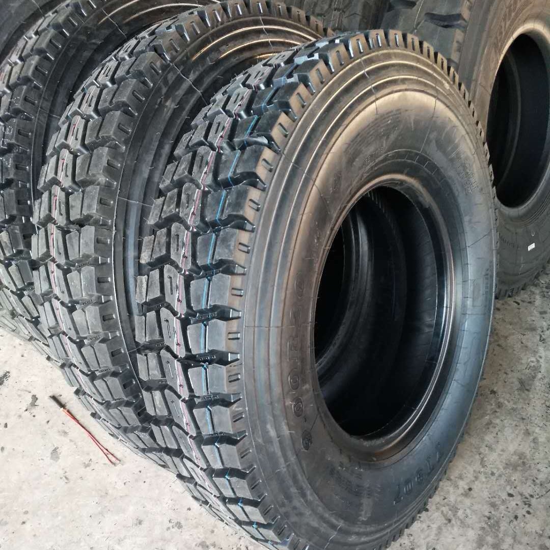 【厂家直销】1100R20中花载重卡车全新钢丝胎 大量现货 支持出口