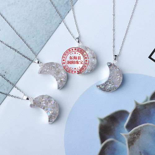 Donghai Natural White Crystal Electroplated Rainbow Moon Pendant Crystal Crescent 18k White Gold Necklace Energy Gift