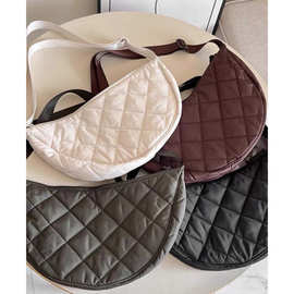 2024新款菱格斜挎包大容量休闲纯色包女饺子尼龙女包时尚单肩轻便