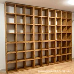 古いニレの本棚、本棚、ログフロア収納ラック、格子壁ディスプレイラック、磁器製ランプスタンド