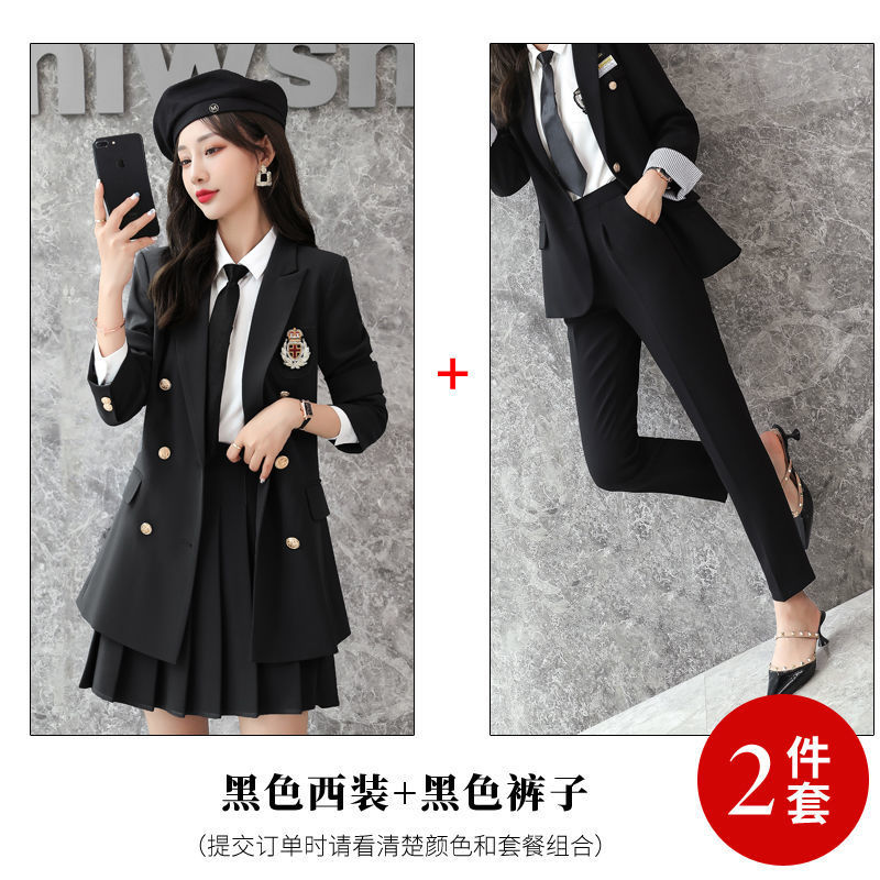 2052 블랙 슈트 + 배지가 달린 바지 (넥타이 포함)