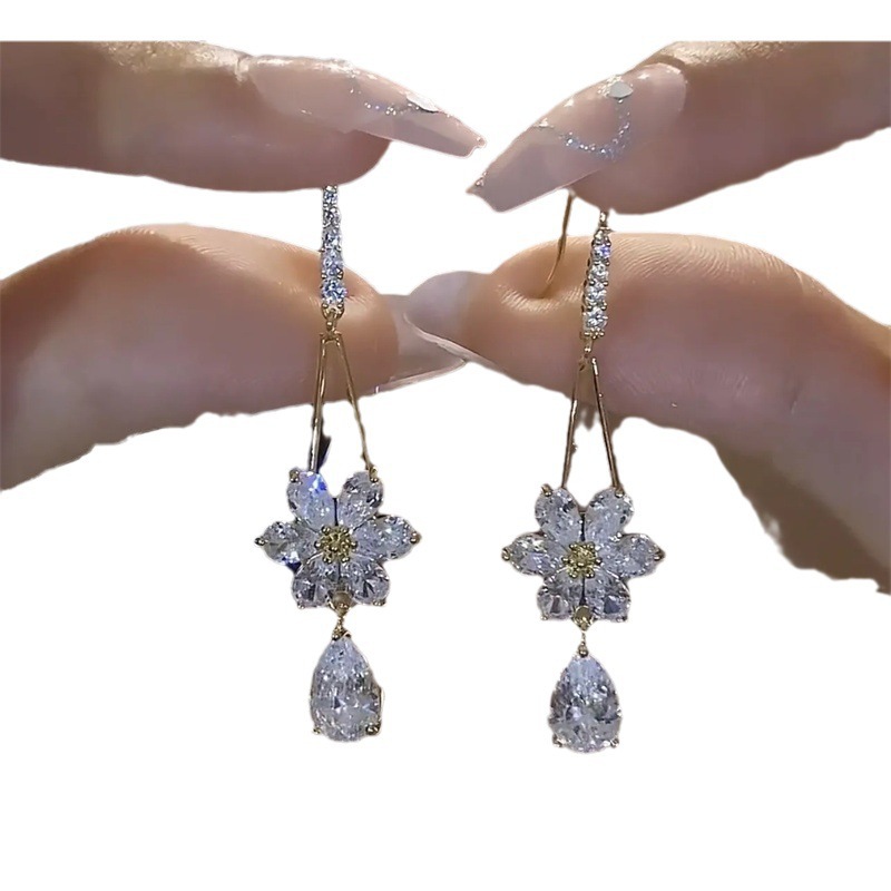 2023 nuevo gancho para la oreja de todo fósforo, pendientes de gota de agua, pendientes de temperamento, lujo ligero, moda de alta gama, pendientes de flores de circón, mujeres