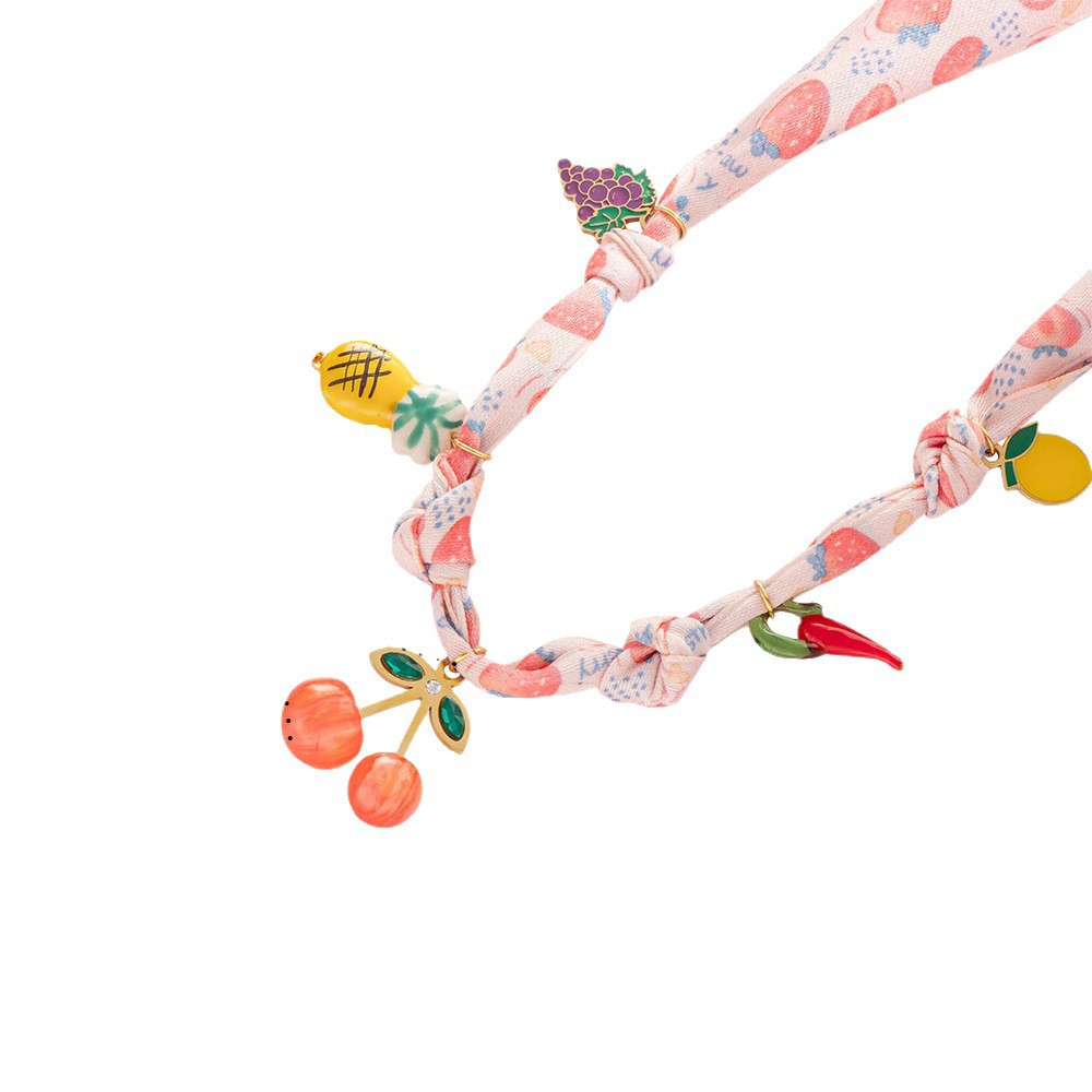 Tena Europa y América nicho fresco fresa cereza collar femenino estilo pastoral titanio acero colgante cordón de explosión transfronteriza joyería