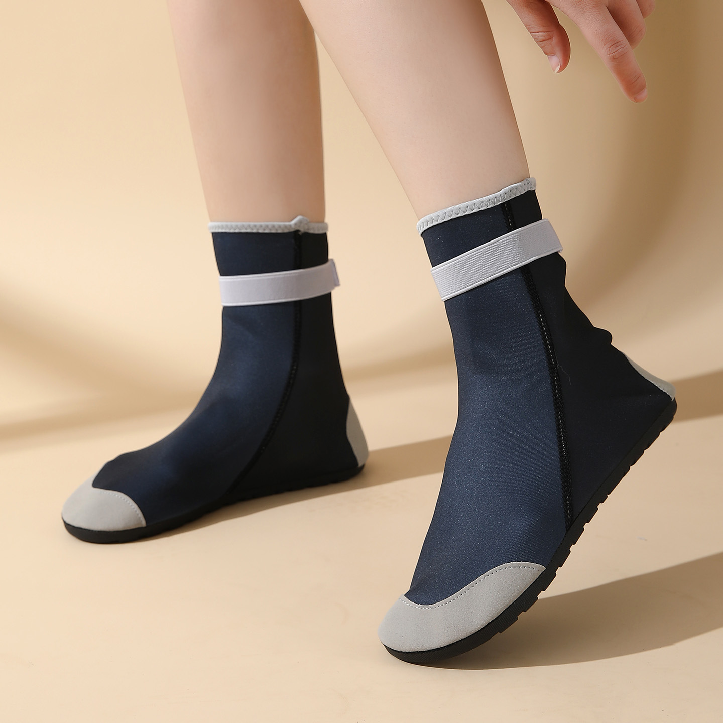 Adult Beach Shoes, Diving and Snorkeling Shoes, Men's and Women's Baby High-Top Non-Slip Breathable Kidsren's Swimming and River Tracing Shoes and Socks