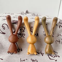 綠檀黃金檀黑金檀木雕刻生肖兔長耳朵兔按摩梳經絡按摩木梳子禮品