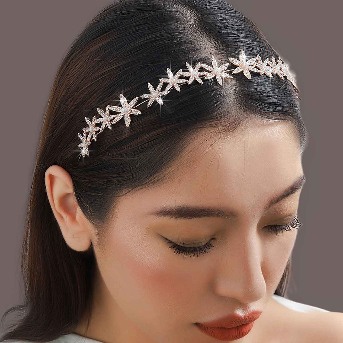 2024 nuevo copo de nieve delgado cinturón de cabeza estrella hexagonal diamante perla cinturón de pelo temperamento de verano hadas tarjeta de pelo roja en línea