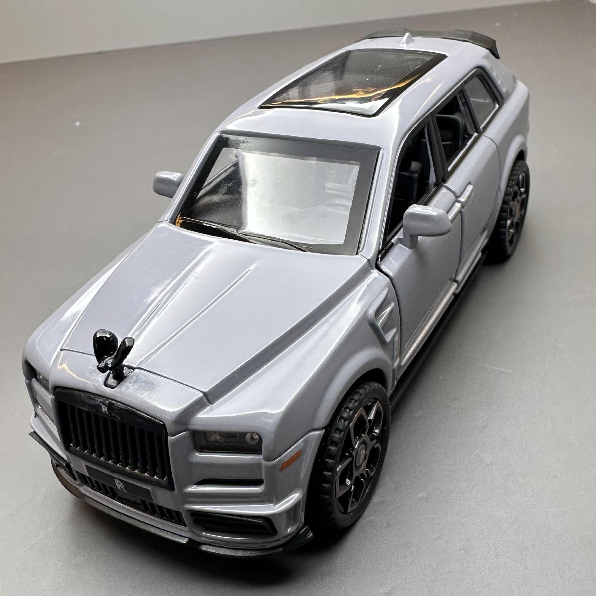 Modelo de coche de aleación Jiaye 1:36 rollos Kuli Sur sonido y luz Tire hacia atrás vehículo todoterreno niño modelo de juguete colección de decoración