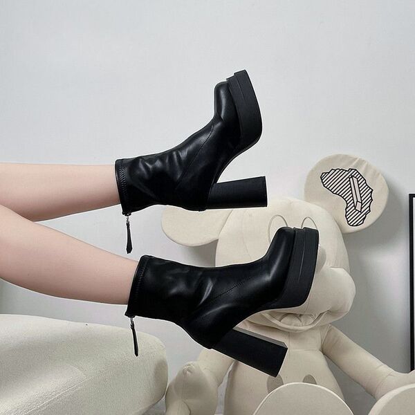 Black autumn fashionable low boots heels with zipper