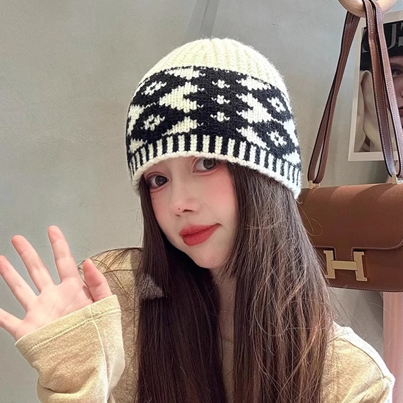 south korea color matching warm wool hat women‘s autumn winter retro face-looking small knitted hat big head circumference earflaps head-wrapping beanie hat