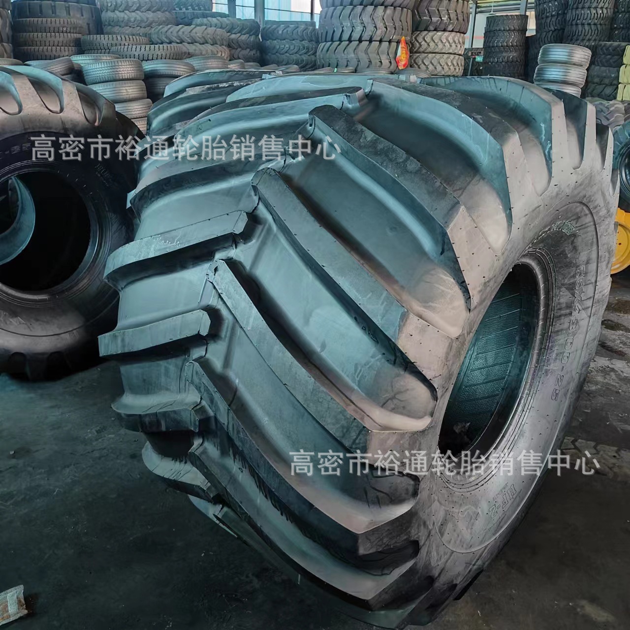 农用林业宽基沙漠运输车轮胎66x43.00-25 工程人字胎66x44.00-25