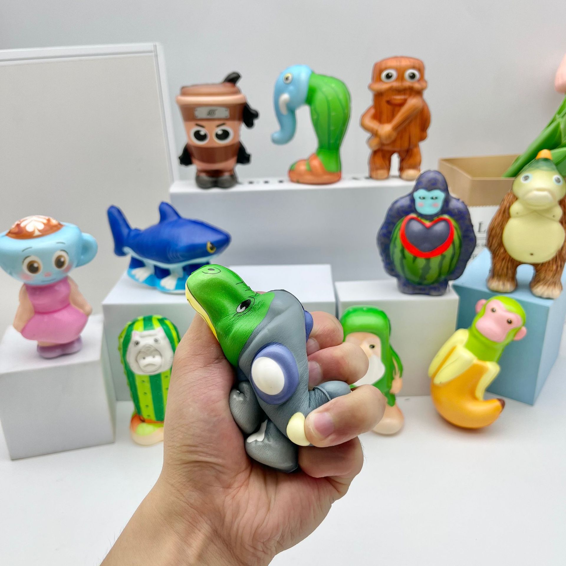 Juguetes de venta caliente transfronterizos, celebridades de Internet, montañas y mares de EE. UU.