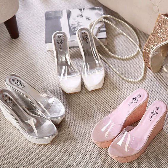 Заводская поставка 2023 Прозрачные сандалии на танкетке с блестками Удобные тапочки на высоком каблуке с блестками для женщин