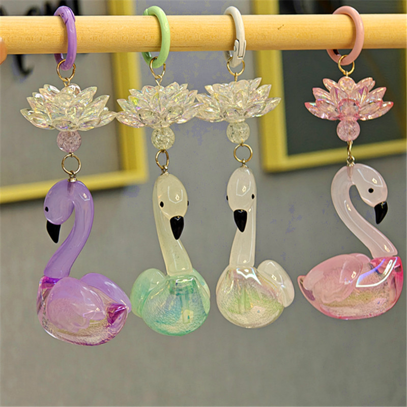 Nuevo acrílico cisne con cuentas llavero bolsos creativos colgantes pequeños regalos con cuentas frescas de color al por mayor
