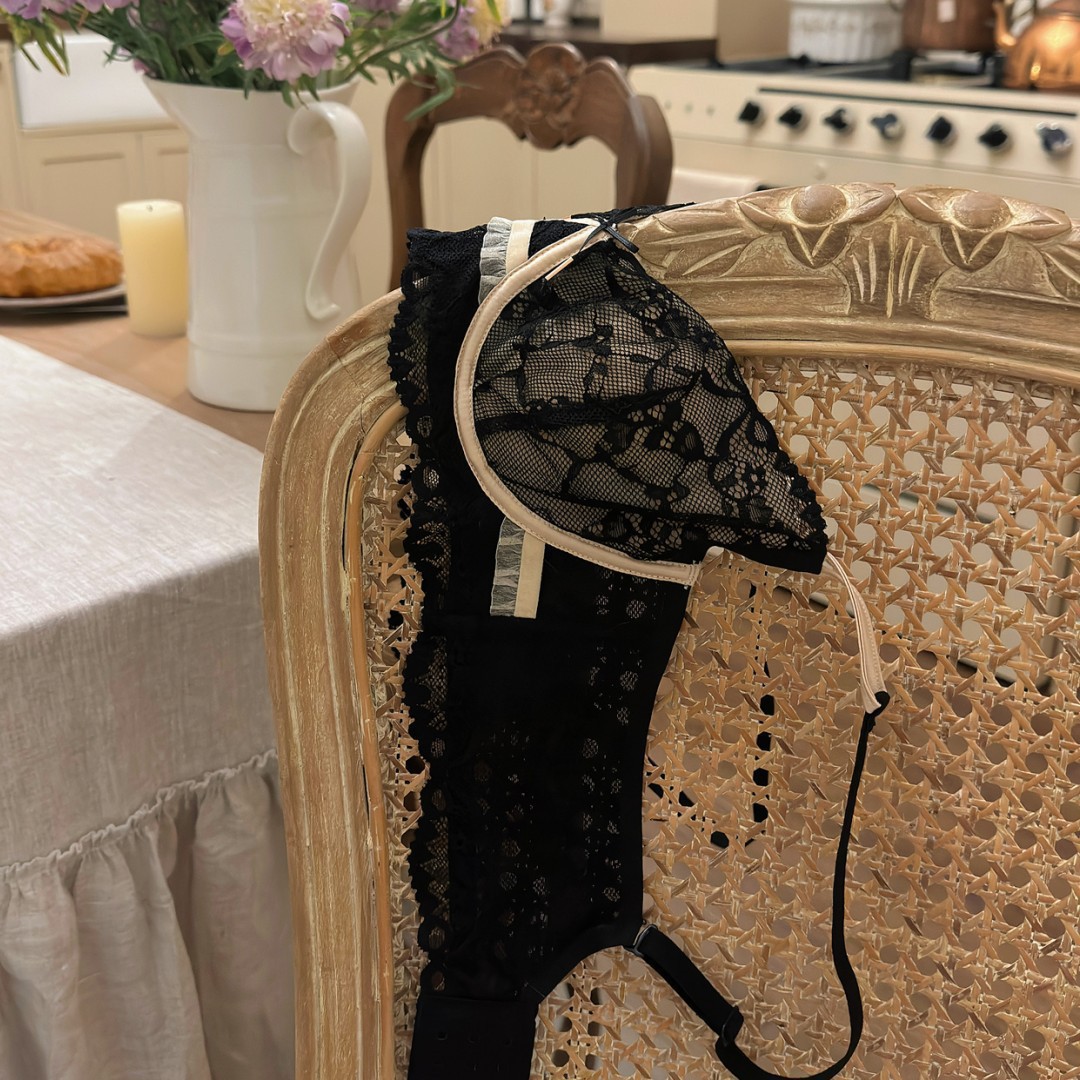 6864 Pure Desire Sexy French Encaje Anti-convexo Anillo de acero suave Ropa interior Pechos grandes Sujetador transpirable de algodón fino