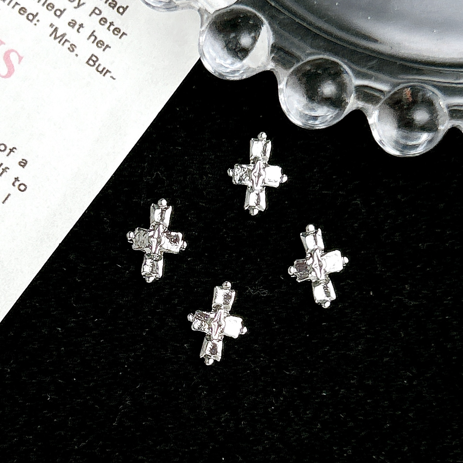 Ventas transfronterizas de joyas de manicuría cruces oro y plata super brillante diamante completo retro punk cruces joyas accesorios diy