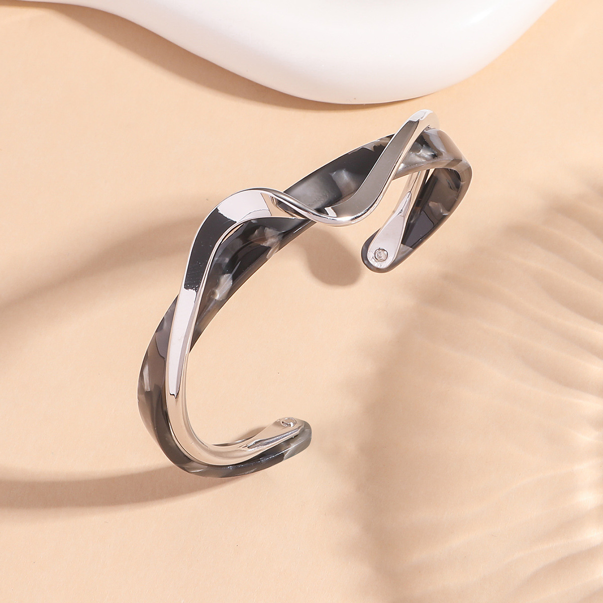 Europa y los Estados Unidos explotaron transfronterizos alta sensación de brazalete de geometría de zircón universal ligero de lujo nicho sensación de diseño pulsera joyería al por mayor