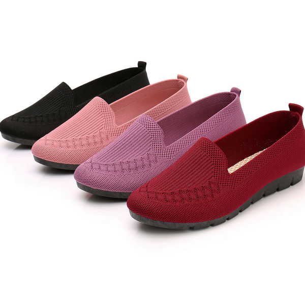 breathable “mom shoes” made of mesh low-cut