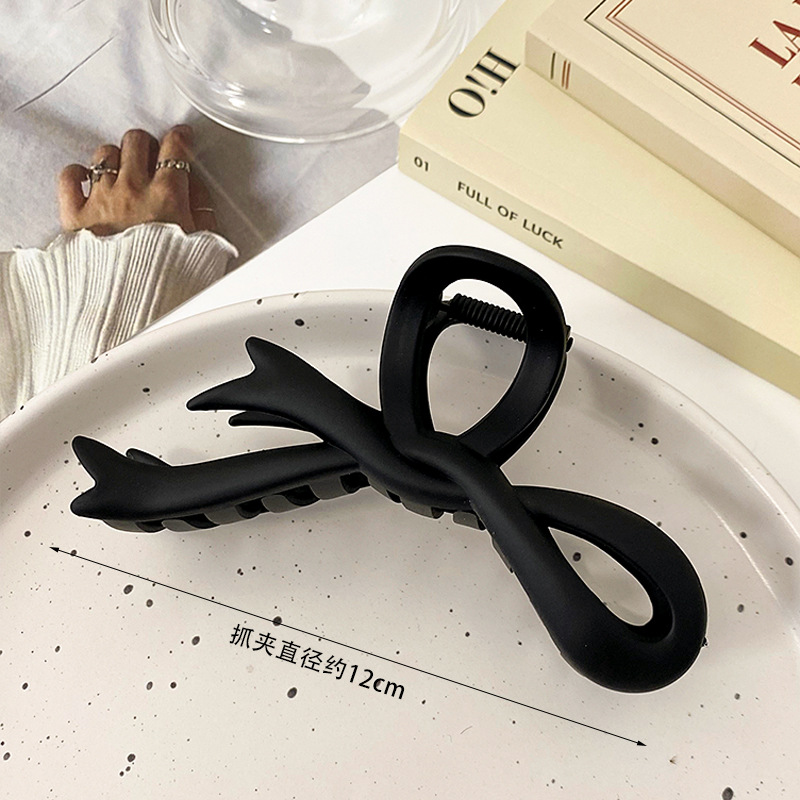 Bow hair claw clip - black 13cm
