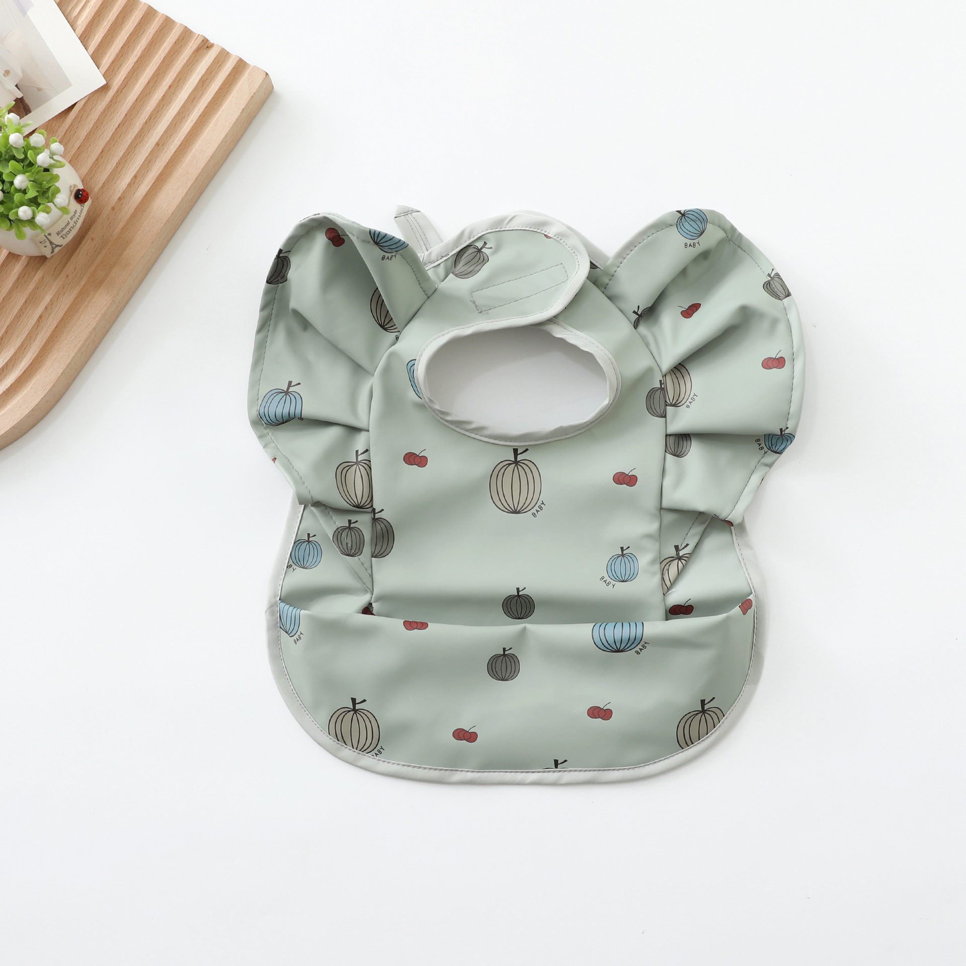 녹색 호박 날개