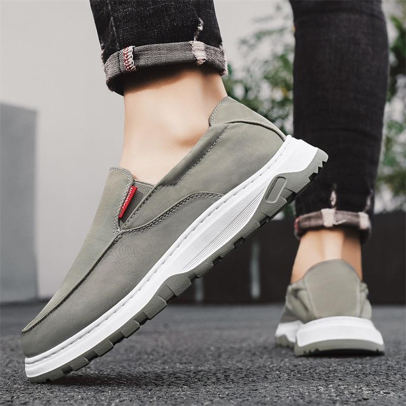 Zapatos de tela de seda de hielo para hombre 2025 estilo de verano zapatos casuales lisos de todo fósforo sin cordones zapatos de tablero de conducción de dos desgaste