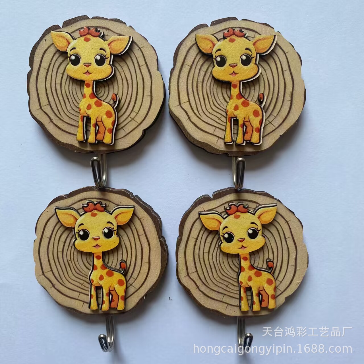 Nueva madera DIY animal de dibujos animados gancho pegajoso gancho adhesivo libre gancho de pared puerta de carga gancho pegajoso al por mayor