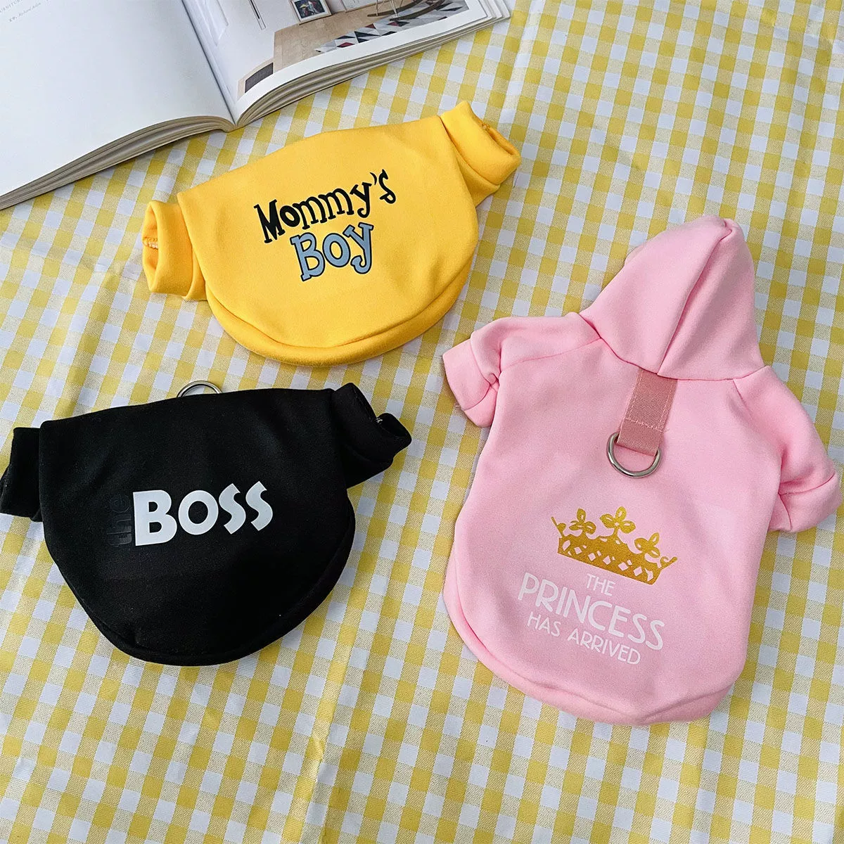 Молочный шелк на флисовой подкладке Пуловер с капюшоном Свитер Осенне-зимняя одежда Собака Кошка Собака Ремень Пряжка для троса Одежда