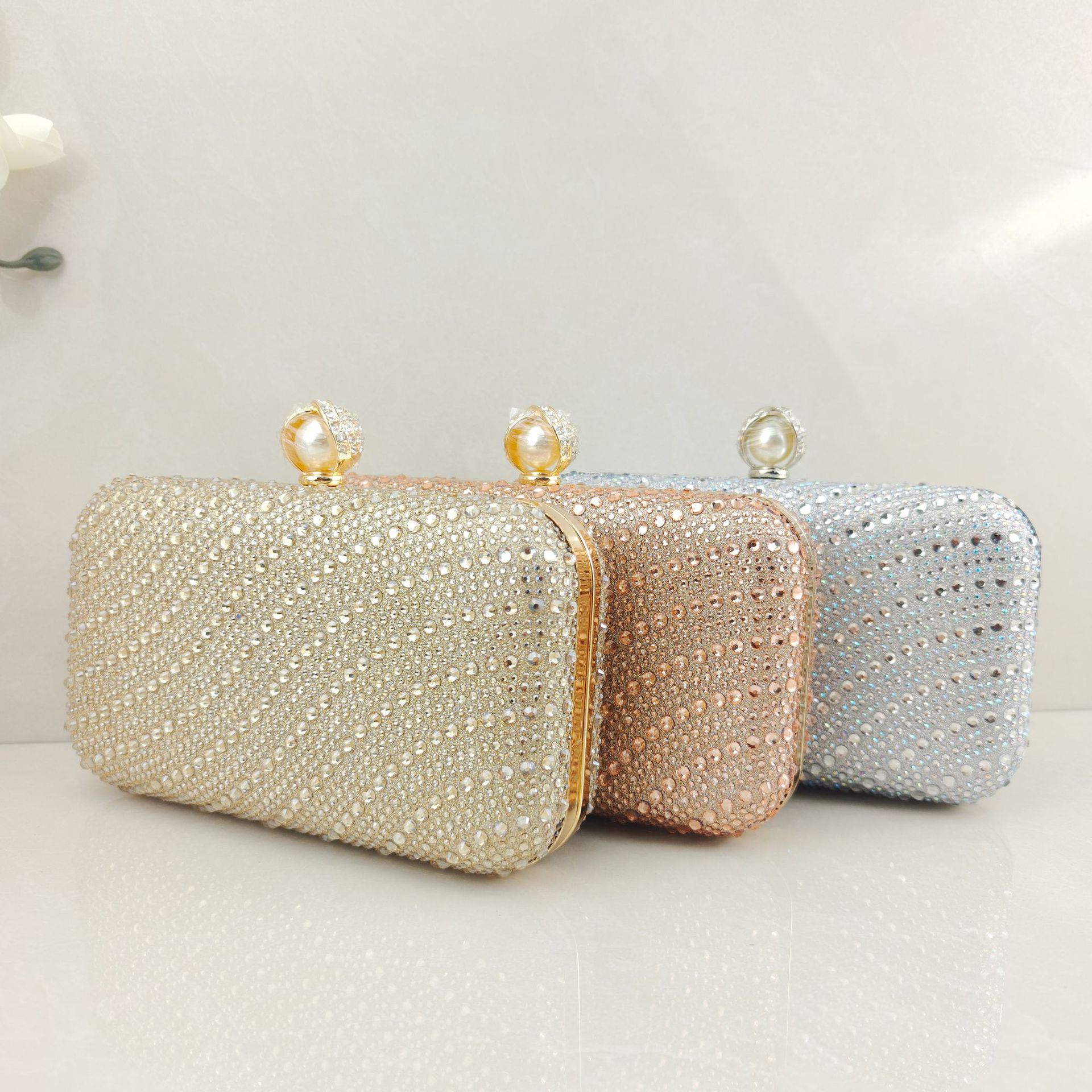 Versatile Party Clutch Bag With Diamond And Pearl Embellishments_voghion.com