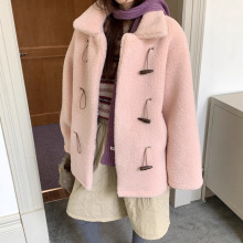 跨境 实拍粉嫩少女感牛角扣翻领皮毛一体羊羔毛外套中长款大衣3色