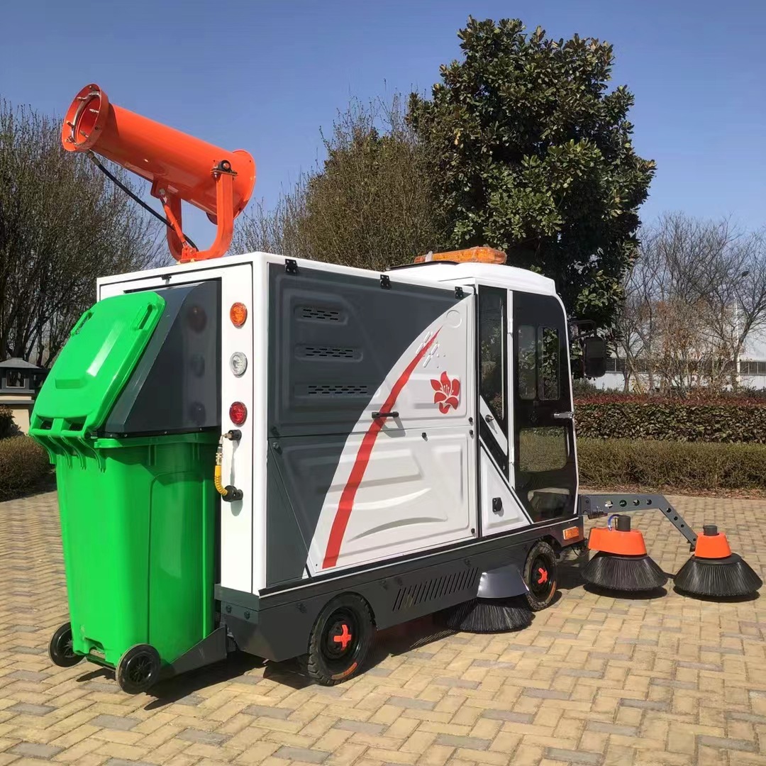 电动封闭款扫地车 清扫小区工厂车间吸尘道路喷雾驾驶式扫地机