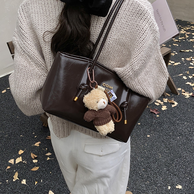 法式复古腋下包包女2025新款秋冬时尚小众单肩包百搭大容量通勤包