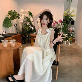 夏季甜美2025新款显瘦时尚温柔风米白色中长款吊带连衣裙女装chic