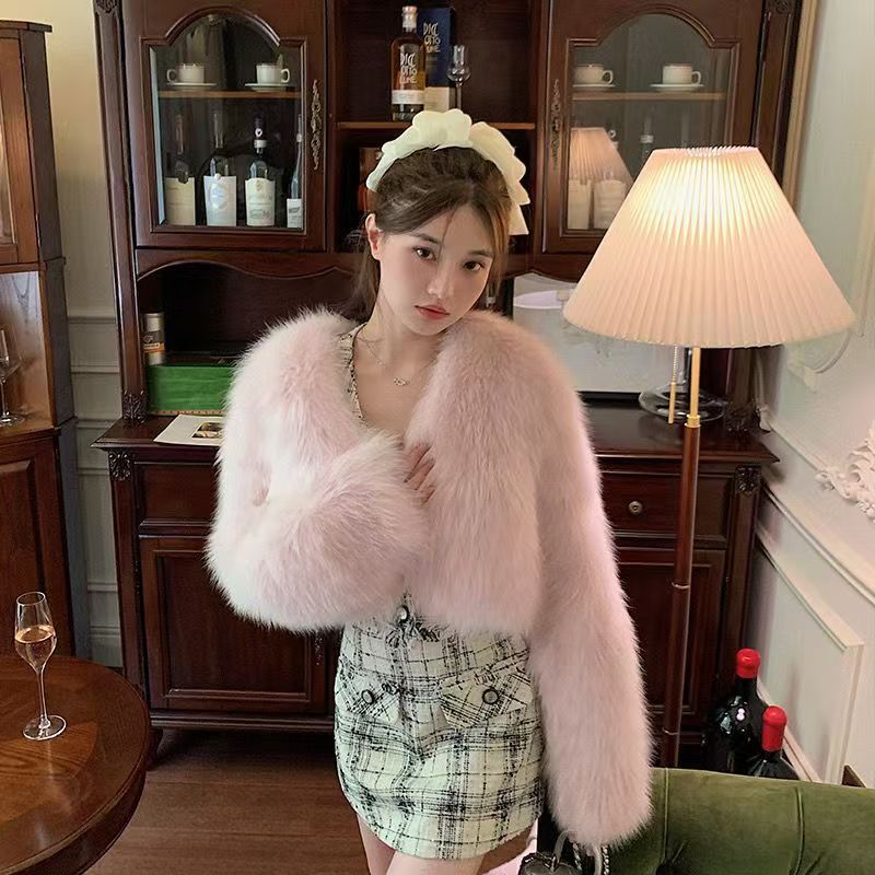 Autumn and Winter Faux Fox Fur Coat for Women, Short Cardigan, Slim Fit, Thickened, Suitable for Commuting Autumn and Winter Faux Fox Fur Coat for Women, Short Cardigan, Slim Fit, Thickened, Suitable for Commuting