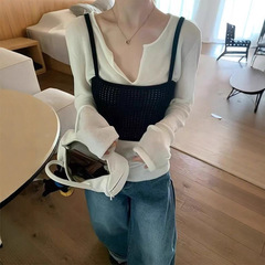 韩系V领针织上衣女温柔风镂空设计秋冬季吊带马甲时尚洋气两件套