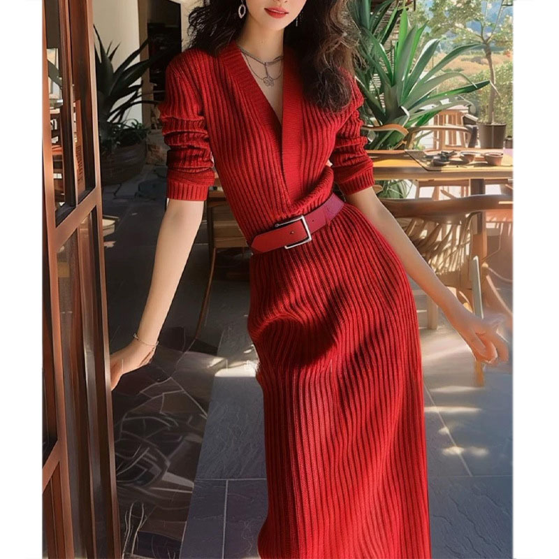 French Red Long-Sleeved Knitted Dress for Women in Autumn and Winter, Super Beautiful, Slim and Slim Long Sweater Skirt