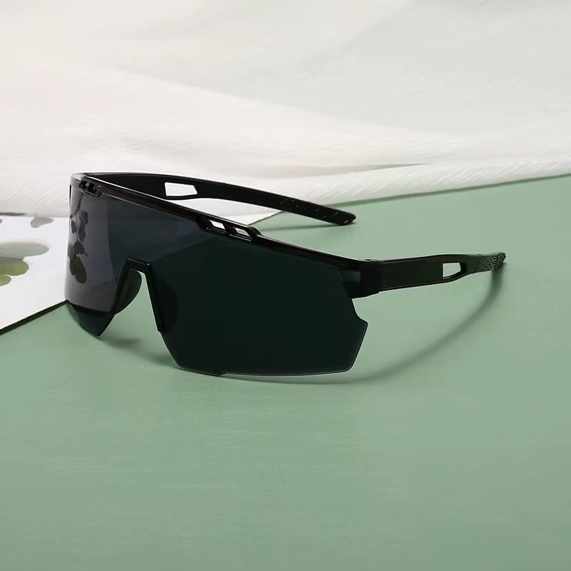 Multicoloured glasses, ski travel sunglasses