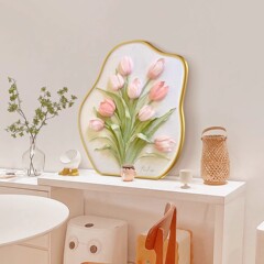 フレンチスタイルのクリーム風の花の寝室のベッドの上のテーブルの装飾の置物の絵の高級感のレストランの客間の癒しは台を並べます。