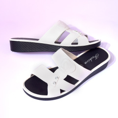 2023新款厚底拖鞋夏女軟底坡跟中跟休閒外穿防滑中老年媽媽涼拖鞋