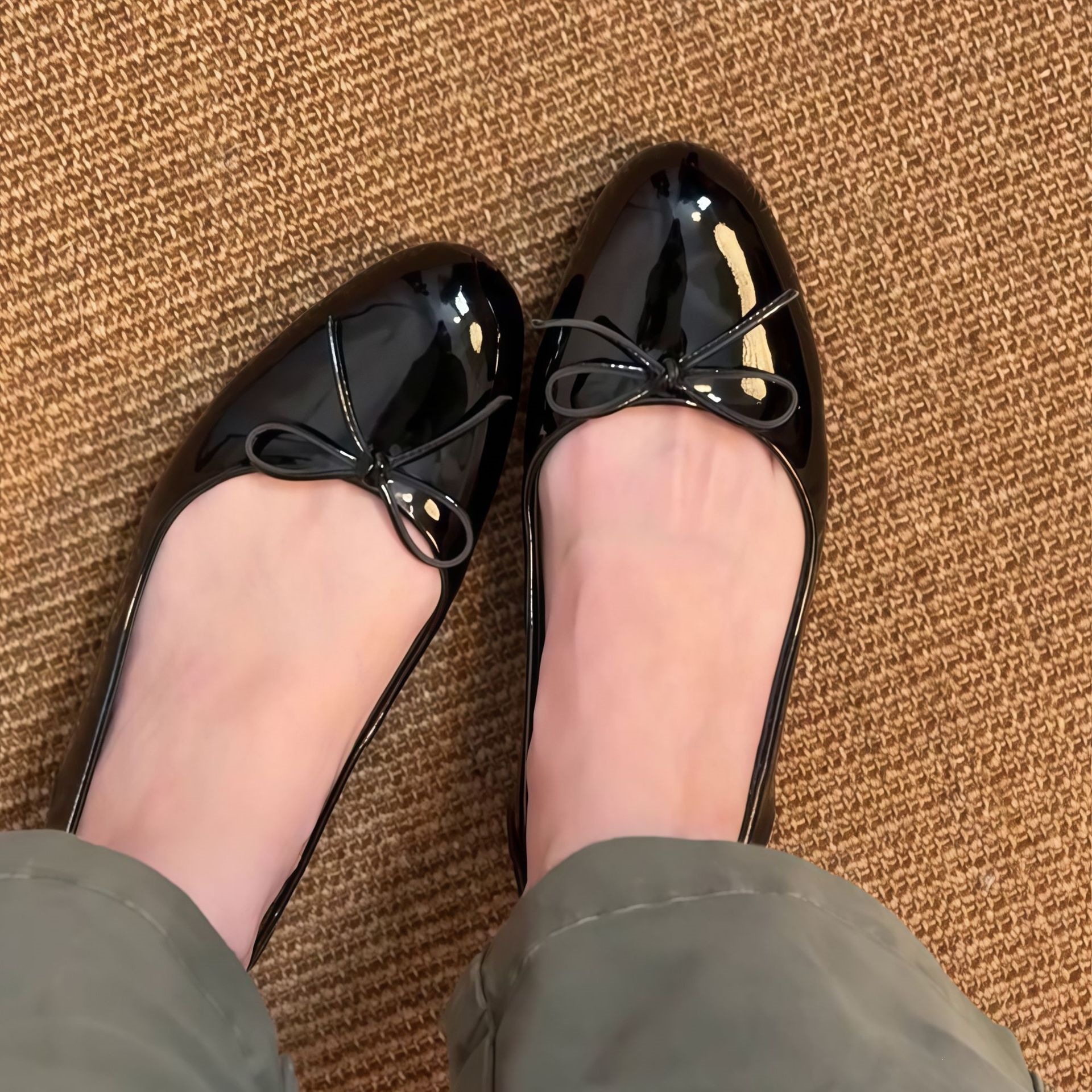 Sandalias de Cuña Cerradas de Superfibra con Hebilla y Tacón Medio para Verano