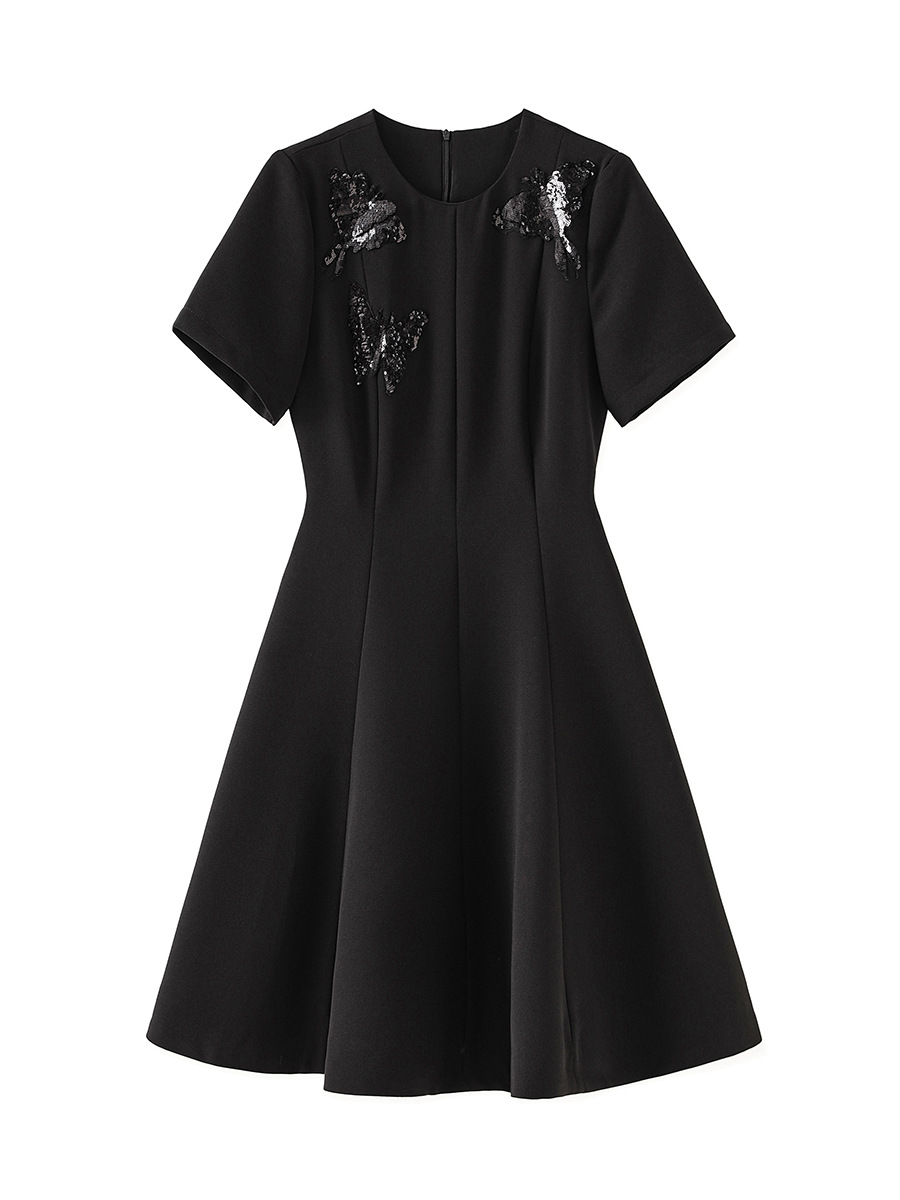 Váy liền tay ngắn cổ tròn đính sequin nặng, thắt eo, phong cách quý phái — Màu đen