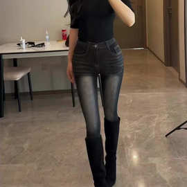 低腰显瘦小脚牛仔裤女秋冬款设计感小众纹路黑色显腿长紧身铅笔裤