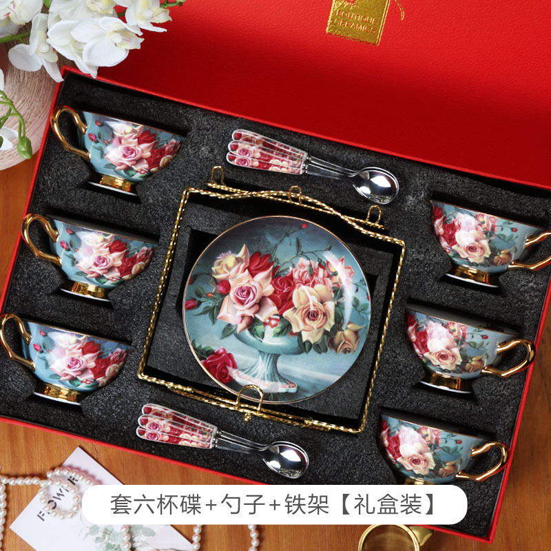 Conjunto de tazas de café europeas de cerámica de alta calidad, pequeño lujo de té de la tarde con cuchara de cerámica, taza de té de flores, caja de regalo