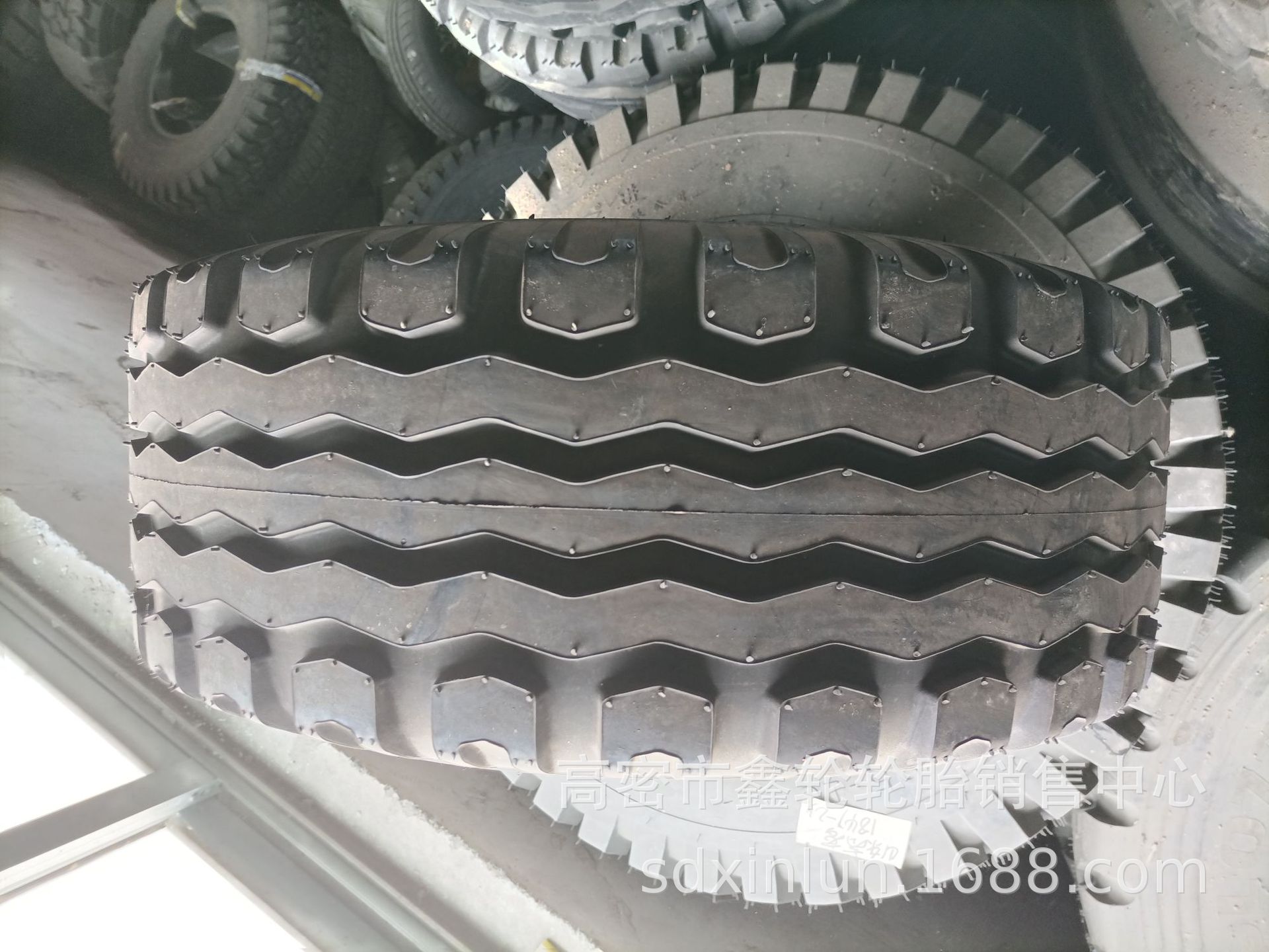 供应11.5/80/10.0/75-15.3 400/60-15.5-22.5 10.0/80-12轮胎