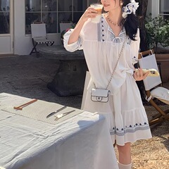 フレンチレトロ航海スタイルヘビーデューティフラワーホワイト刺繍スーツスカート夏の婦人服