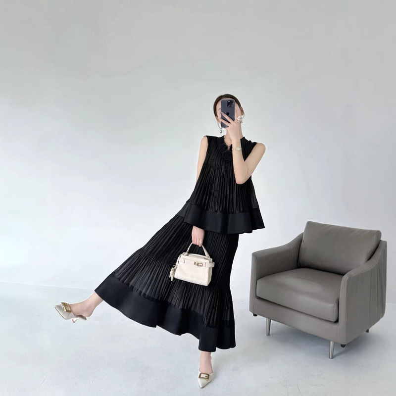 Miyake Pleated 2025 New Style high quality Fashion All-match Slim-fit Slimming Super Good-looking Two-piece Suit for Women