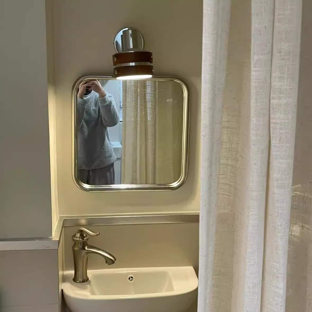 Stainless Steel Bathroom Mirror Wall-Mounted Bathroom Mirror Cosmetic Mirror for Bedroom Dressing Table Bathroom Bathroom Mirror